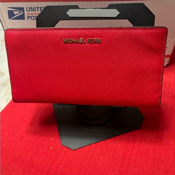 Michael Kors Scarlet Clutch red wallet - Picture 1 of 9